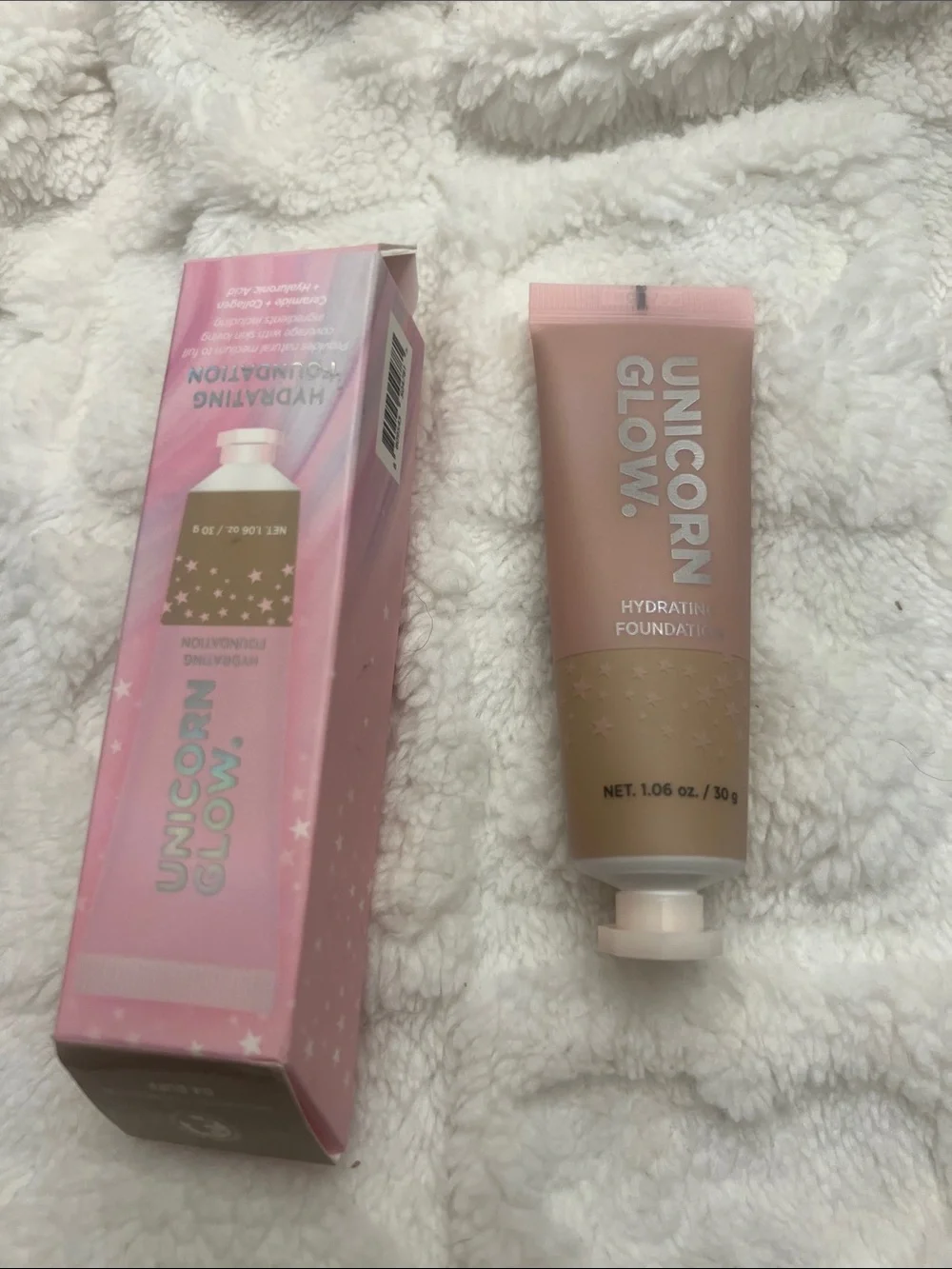 Unicorn Glow Hydrating Foundation & Gold Eye Patches